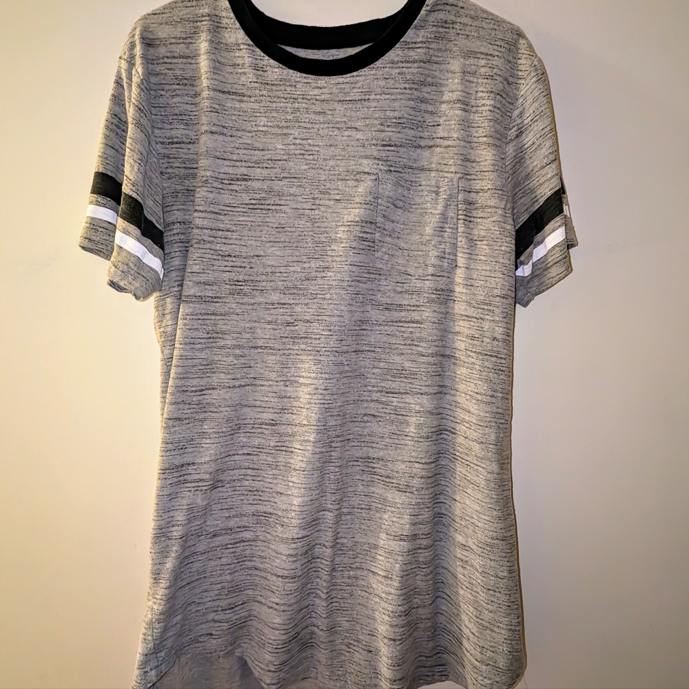 X-S-Ive Pocket Mens T shirt with black and white detail heather Gray color Large